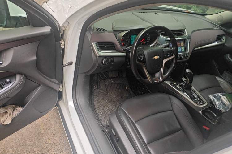 Used Chevrolet Malibu 2016 2.0L Automatic Luxury Edition Driver Seat