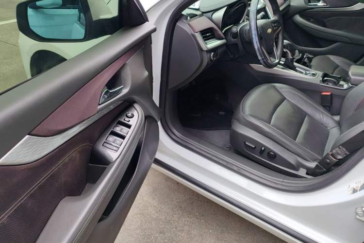 Used Chevrolet Malibu 2016 1.6T Automatic Luxury Edition Driver Seat