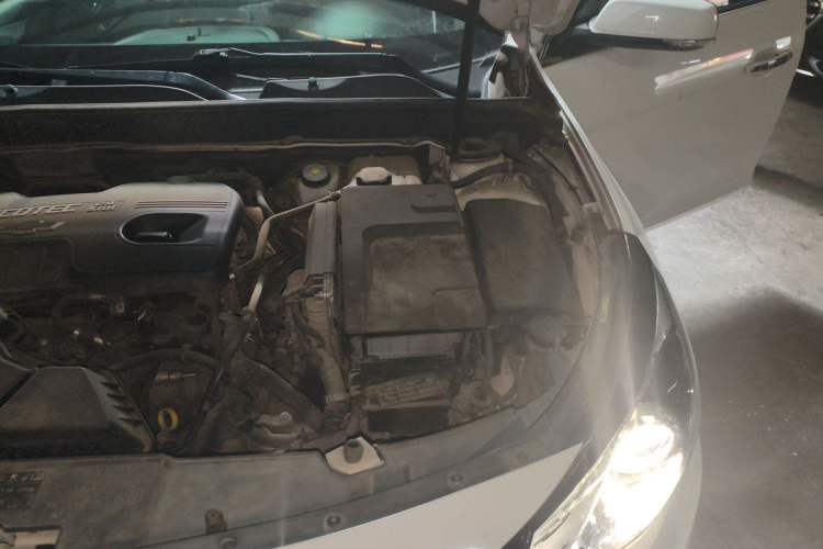 Used Chevrolet Malibu 2016 2.4L Automatic Luxury Edition Engine Bay Left