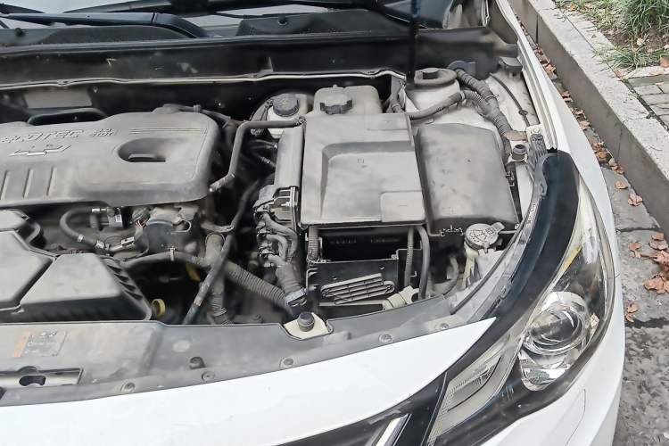 Used Chevrolet Malibu 2016 2.4L Automatic Luxury Edition Engine Bay Left