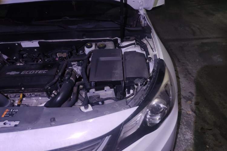 Used Chevrolet Malibu 2016 1.6T Automatic Comfort Edition Engine Bay Left