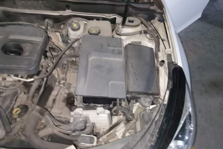 Used Chevrolet Malibu 2016 2.0L Automatic Luxury Edition Engine Bay Left