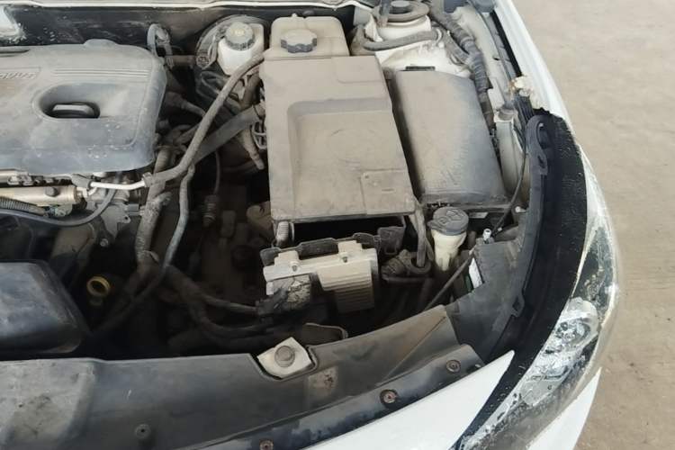 Used Chevrolet Malibu 2016 2.0L Automatic Luxury Edition Engine Bay Left