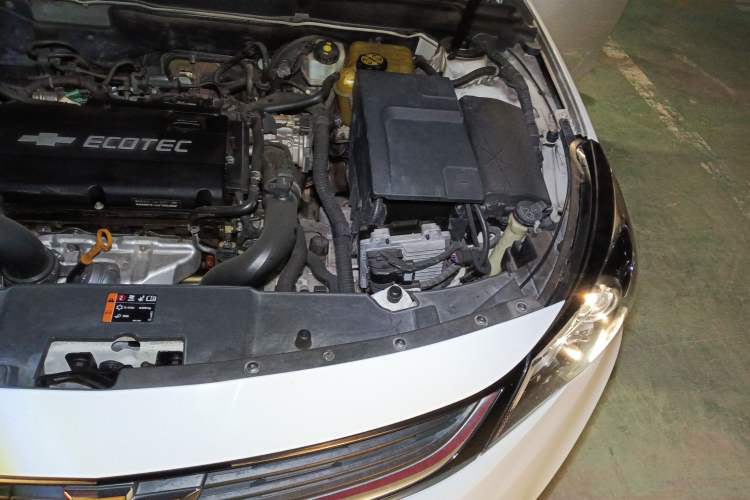 Used Chevrolet Malibu 2016 1.6T Automatic Comfort Edition Engine Bay Left