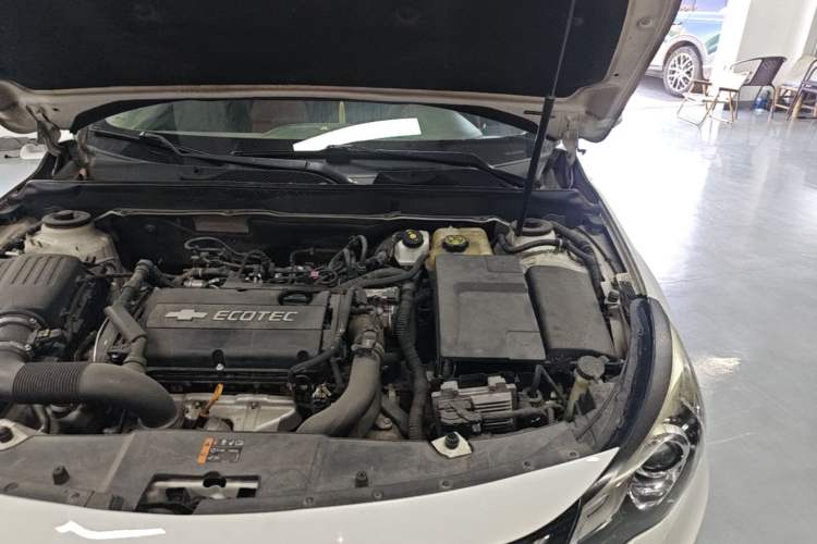 Used Chevrolet Malibu 2016 1.6T Automatic Comfort Edition Engine Bay Left