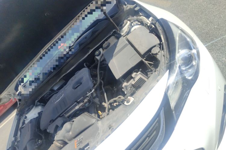 Used Chevrolet Malibu 2016 2.0L Automatic Luxury Edition Engine Bay Left