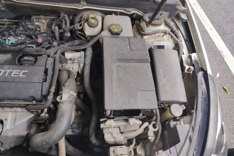 Used Chevrolet Malibu 2016 1.6T Automatic Comfort Edition Engine Bay Left
