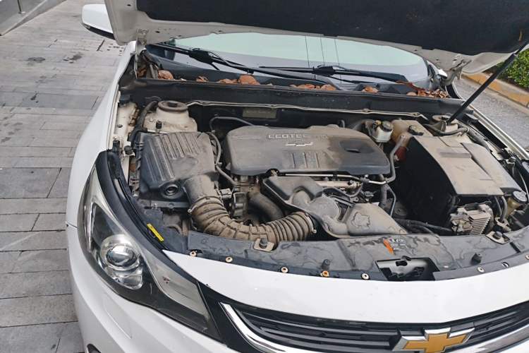 Used Chevrolet Malibu 2016 2.0L Automatic Luxury Edition Engine Bay Right