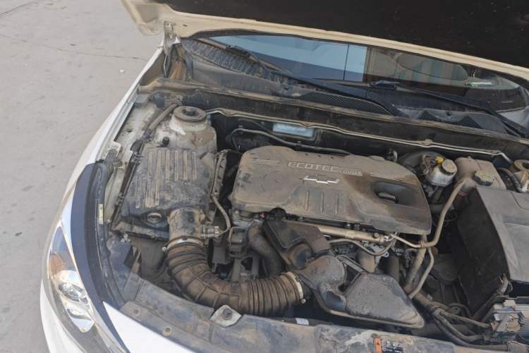 Used Chevrolet Malibu 2016 2.0L Automatic Luxury Edition Engine Bay Right