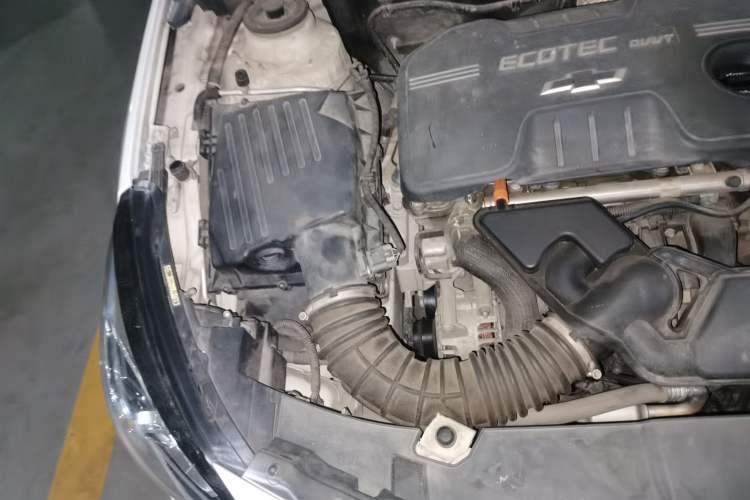 Used Chevrolet Malibu 2016 2.0L Automatic Luxury Edition Engine Bay Right