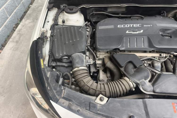Used Chevrolet Malibu 2016 2.0L Automatic Luxury Edition Engine Bay Right