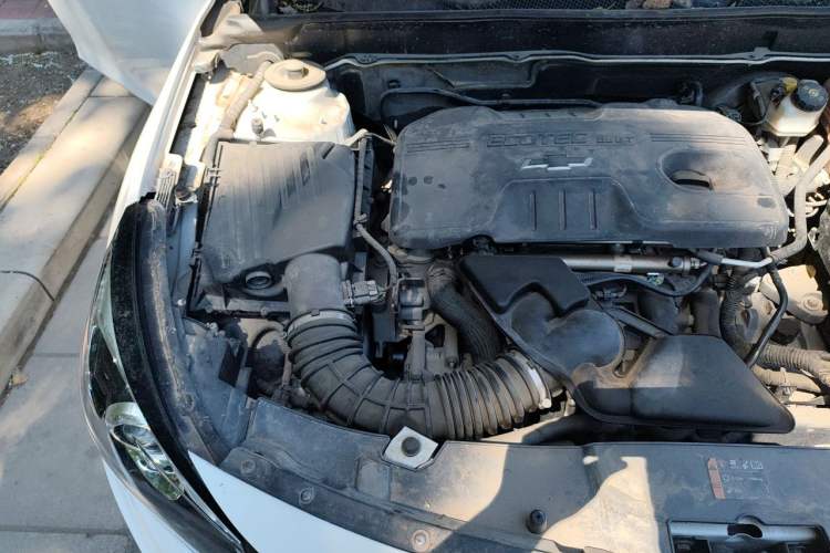 Used Chevrolet Malibu 2016 2.0L Automatic Luxury Edition Engine Bay Right