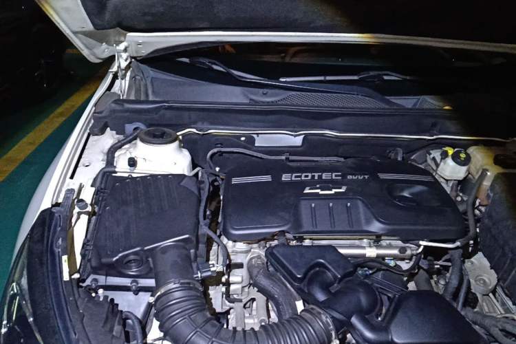 Used Chevrolet Malibu 2016 2.0L Automatic Luxury Edition Engine Bay Right