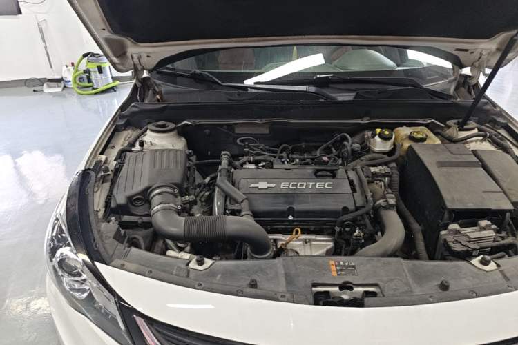 Used Chevrolet Malibu 2016 1.6T Automatic Comfort Edition Engine Bay Right