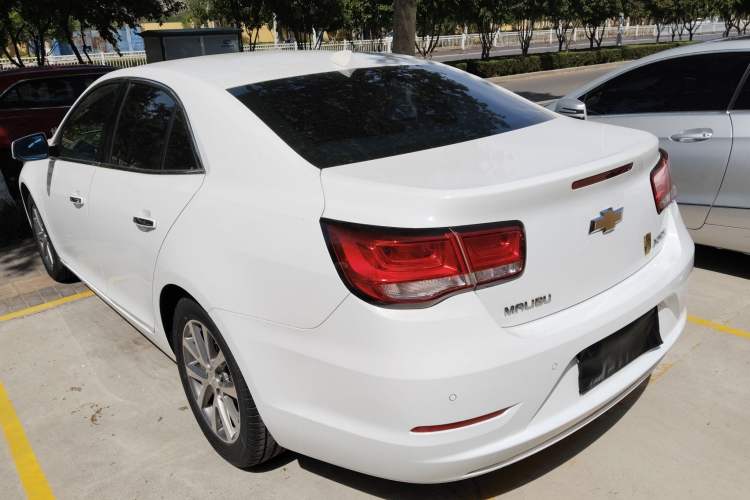 Used Chevrolet Malibu 2016 2.4L Automatic Luxury Edition Exterior 2