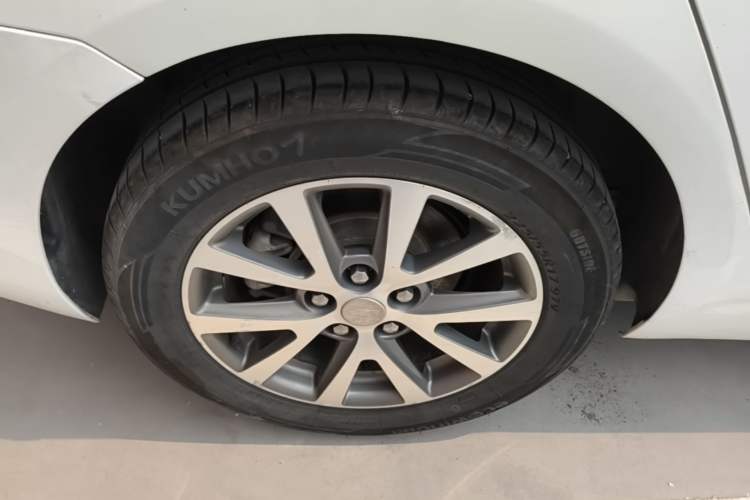 Used Chevrolet Malibu 2016 2.0L Automatic Luxury Edition Exterior 5