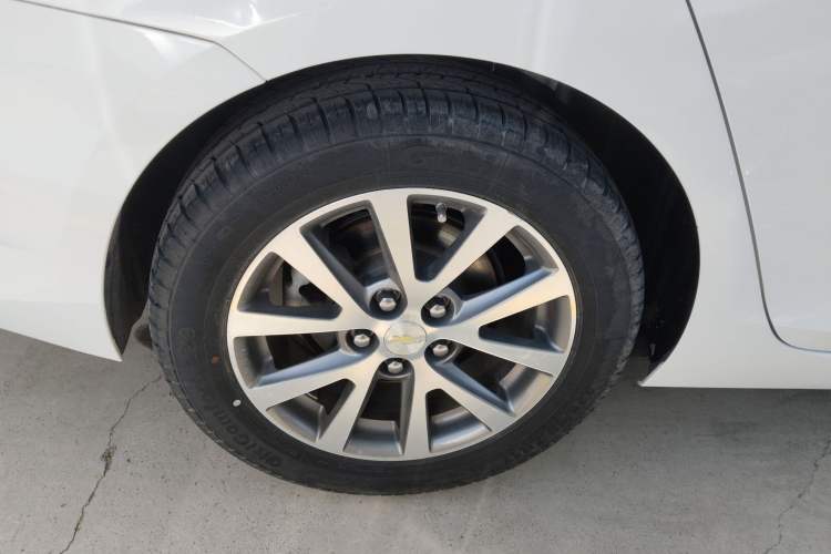 Used Chevrolet Malibu 2016 2.4L Automatic Luxury Edition Exterior 5