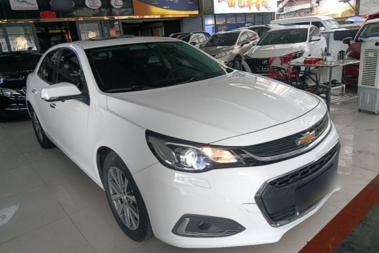 Used Chevrolet Malibu 2016 2.0L Automatic Luxury Edition Front Right 45 Deg