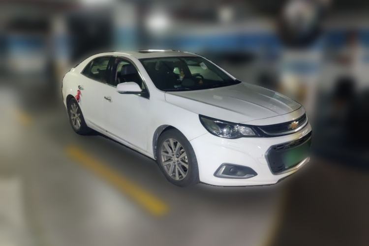 Used Chevrolet Malibu 2016 2.0L Automatic Luxury Edition Front Right 45 Deg