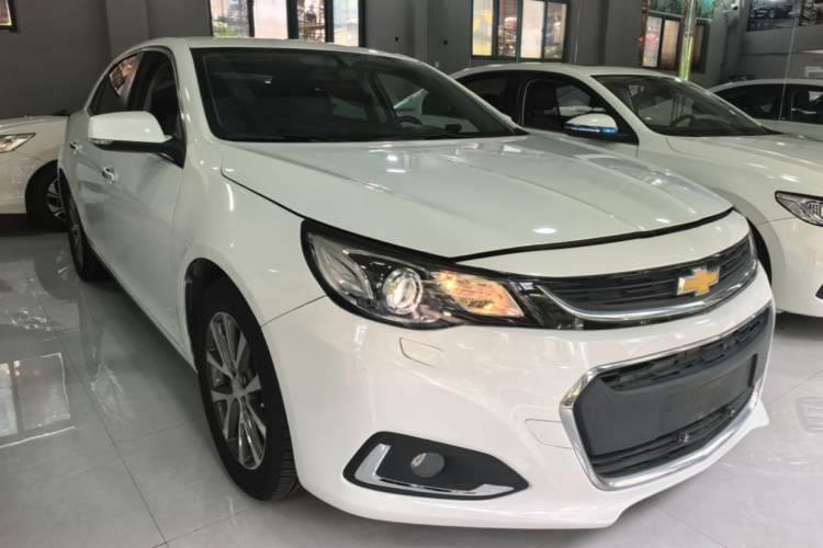 Used Chevrolet Malibu 2016 2.0L Automatic Luxury Edition Front Right 45 Deg