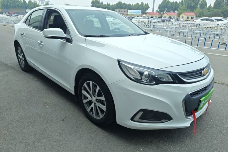 Used Chevrolet Malibu 2016 2.0L Automatic Luxury Edition Front Right 45 Deg