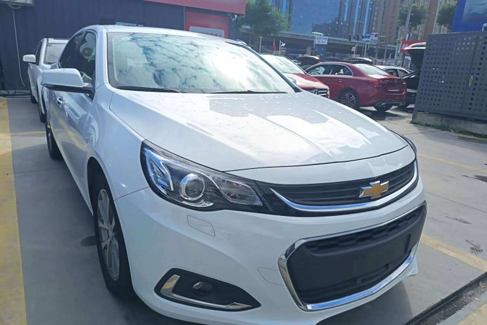 Used Chevrolet Malibu 2016 2.0L Automatic Luxury Edition Front Right 45 Deg