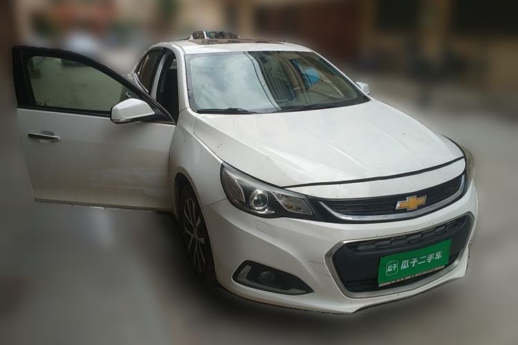 Used Chevrolet Malibu 2016 2.0L Automatic Luxury Edition Front Right 45 Deg