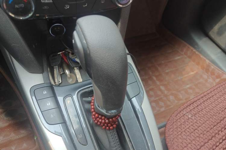 Used Chevrolet Malibu 2016 1.6T Automatic Comfort Edition Gear Lever