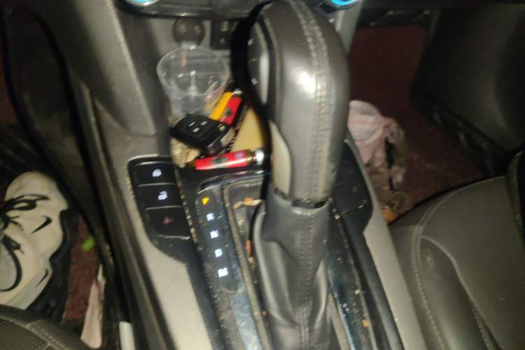 Used Chevrolet Malibu 2016 2.0L Automatic Luxury Edition Gear Lever