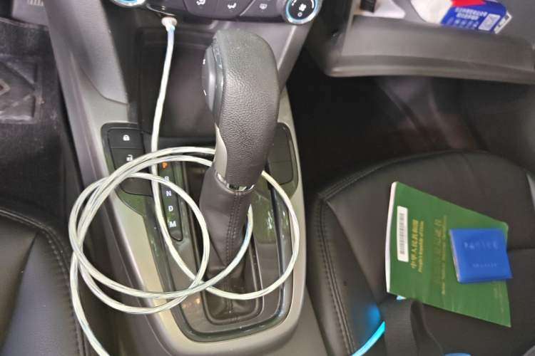 Used Chevrolet Malibu 2016 2.0L Automatic Comfort Edition Gear Lever