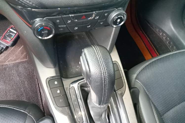 Used Chevrolet Malibu 2016 2.0L Automatic Luxury Edition Gear Lever