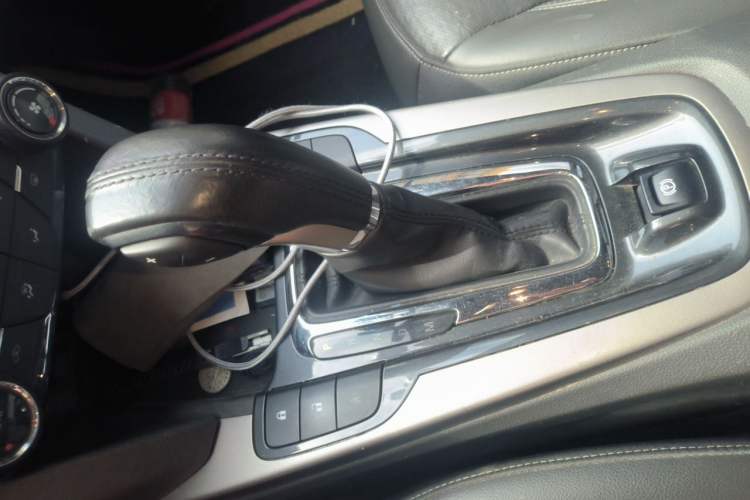 Used Chevrolet Malibu 2016 2.0L Automatic Luxury Edition Gear Lever