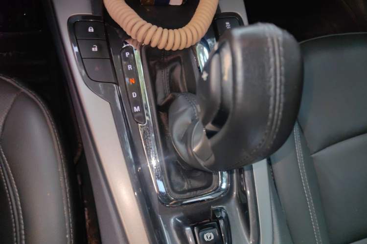 Used Chevrolet Malibu 2016 1.6T Automatic Luxury Edition Gear Lever
