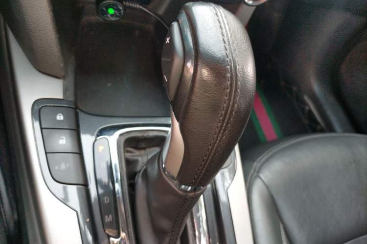 Used Chevrolet Malibu 2016 2.4L Automatic Luxury Edition Gear Lever