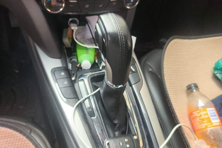Used Chevrolet Malibu 2016 2.0L Automatic Luxury Edition Gear Lever