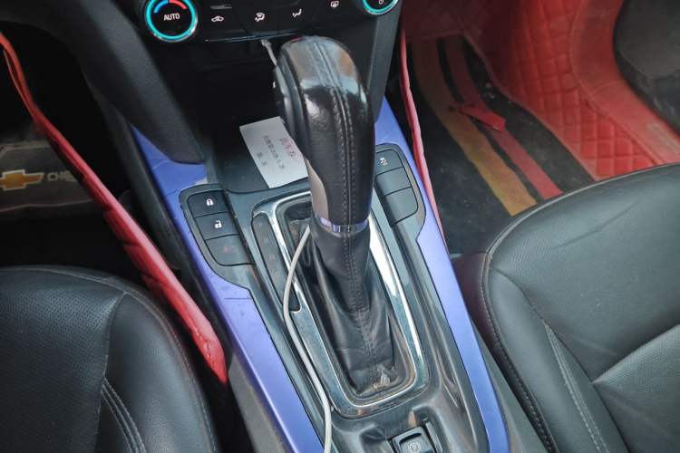 Used Chevrolet Malibu 2016 2.0L Automatic Luxury Edition Gear Lever