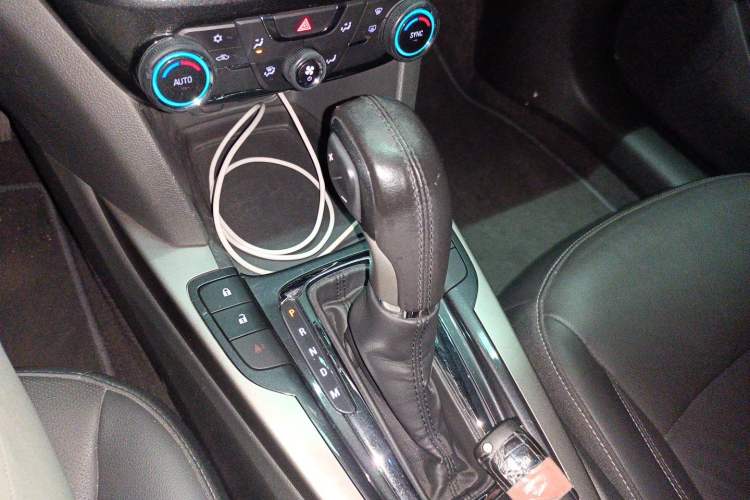 Used Chevrolet Malibu 2016 1.6T Automatic Luxury Edition Gear Lever