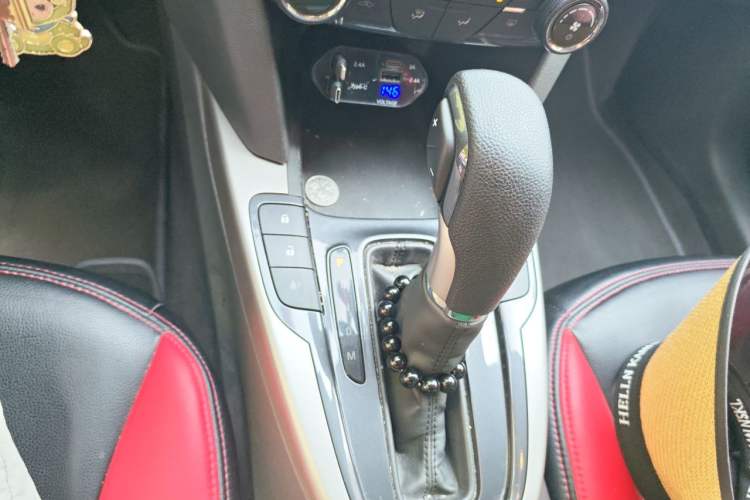 Used Chevrolet Malibu 2016 1.6T Automatic Comfort Edition Gear Lever