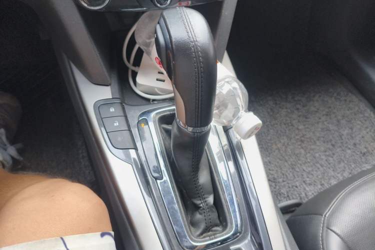 Used Chevrolet Malibu 2016 1.6T Automatic Luxury Edition Gear Lever