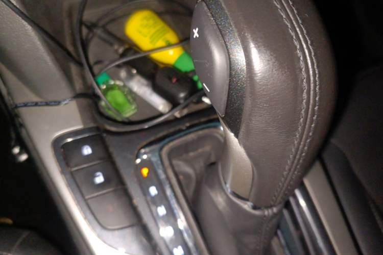 Used Chevrolet Malibu 2016 2.0L Automatic Luxury Edition Gear Lever