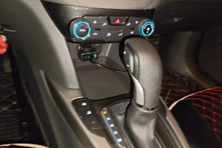 Used Chevrolet Malibu 2016 1.6T Automatic Comfort Edition Gear Lever