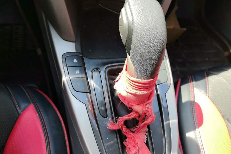 Used Chevrolet Malibu 2016 1.6T Automatic Comfort Edition Gear Lever