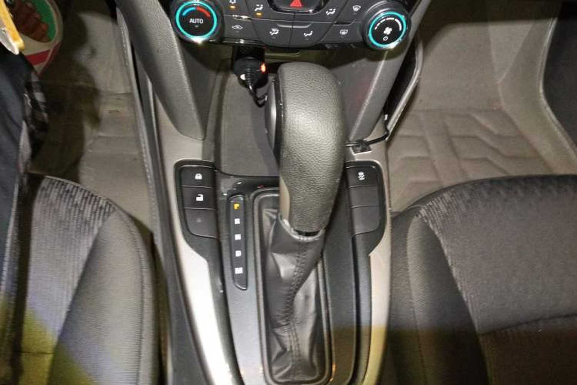 Used Chevrolet Malibu 2016 1.6T Automatic Comfort Edition Gear Lever