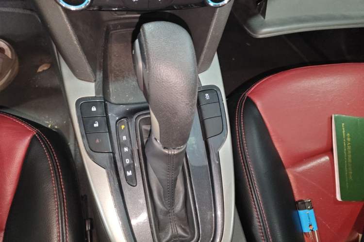 Used Chevrolet Malibu 2016 1.6T Automatic Comfort Edition Gear Lever