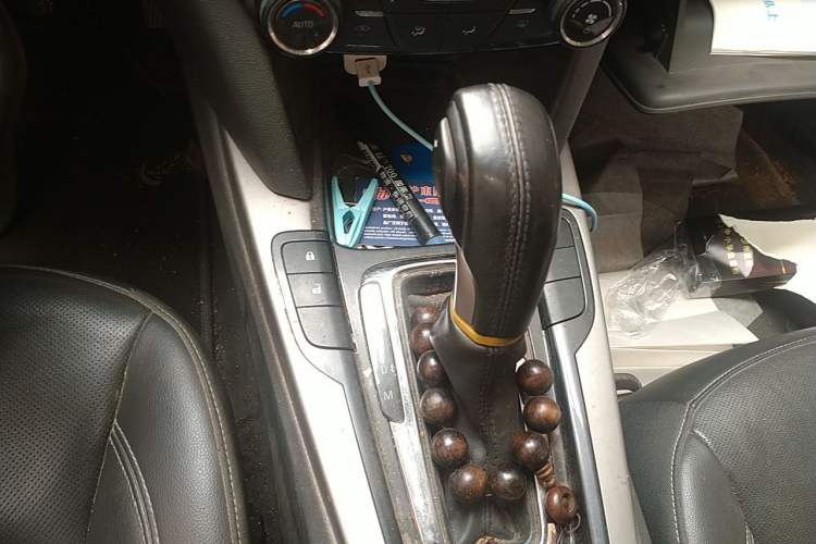 Used Chevrolet Malibu 2016 2.0L Automatic Luxury Edition Gear Lever