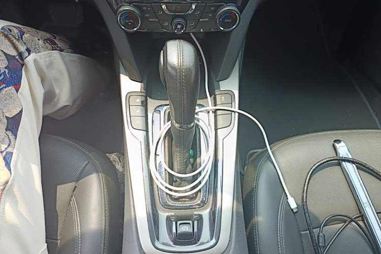 Used Chevrolet Malibu 2016 1.6T Automatic Luxury Edition Gear Lever