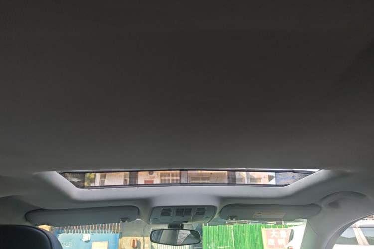 Used Chevrolet Malibu 2016 2.0L Automatic Luxury Edition Headliner