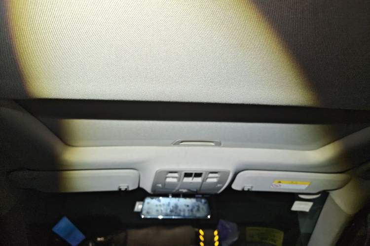 Used Chevrolet Malibu 2016 2.0L Automatic Luxury Edition Headliner