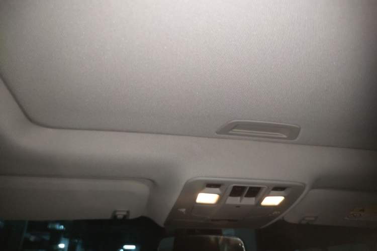 Used Chevrolet Malibu 2016 2.0L Automatic Luxury Edition Headliner