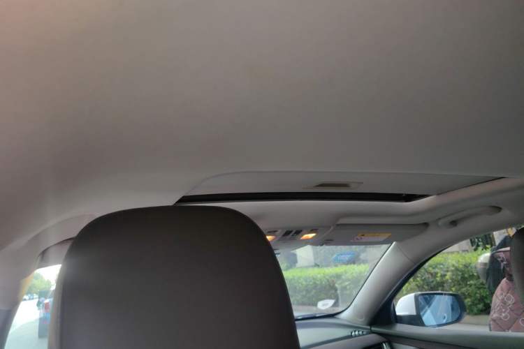Used Chevrolet Malibu 2016 1.6T Automatic Luxury Edition Headliner